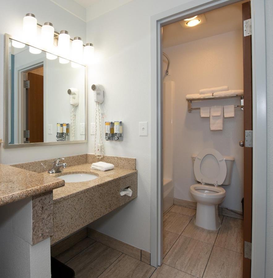 Hotel Pommier Indianola מראה חיצוני תמונה