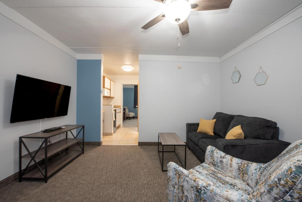 Hotel Pommier Indianola מראה חיצוני תמונה