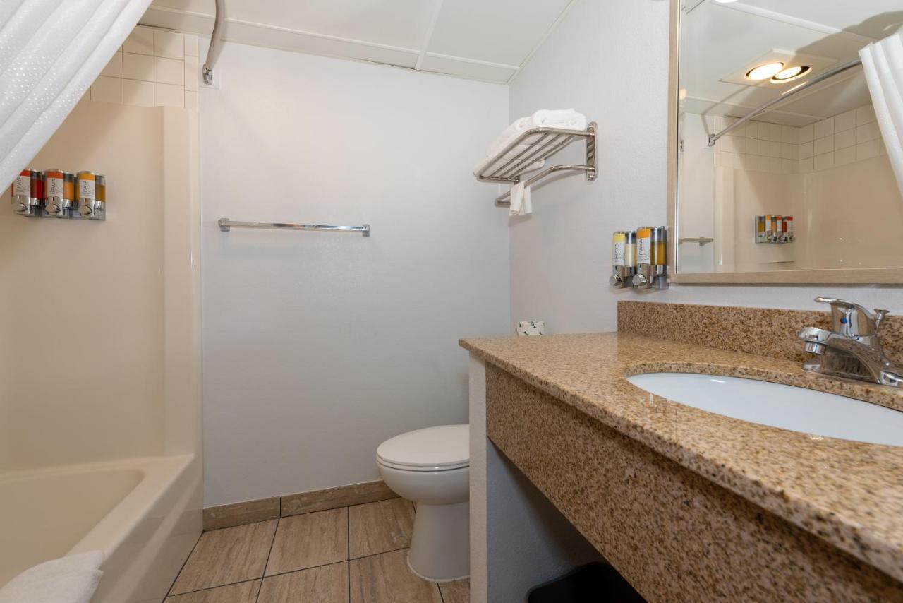 Hotel Pommier Indianola מראה חיצוני תמונה