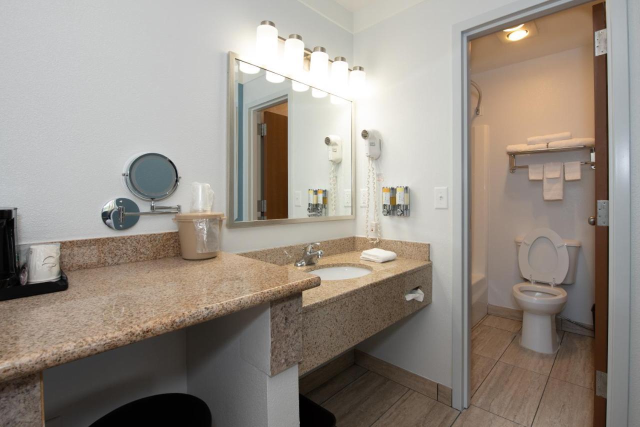 Hotel Pommier Indianola מראה חיצוני תמונה