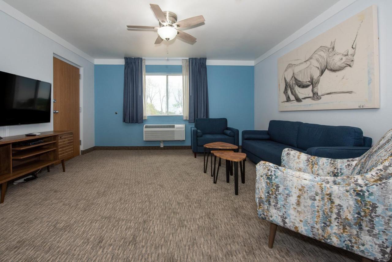 Hotel Pommier Indianola מראה חיצוני תמונה